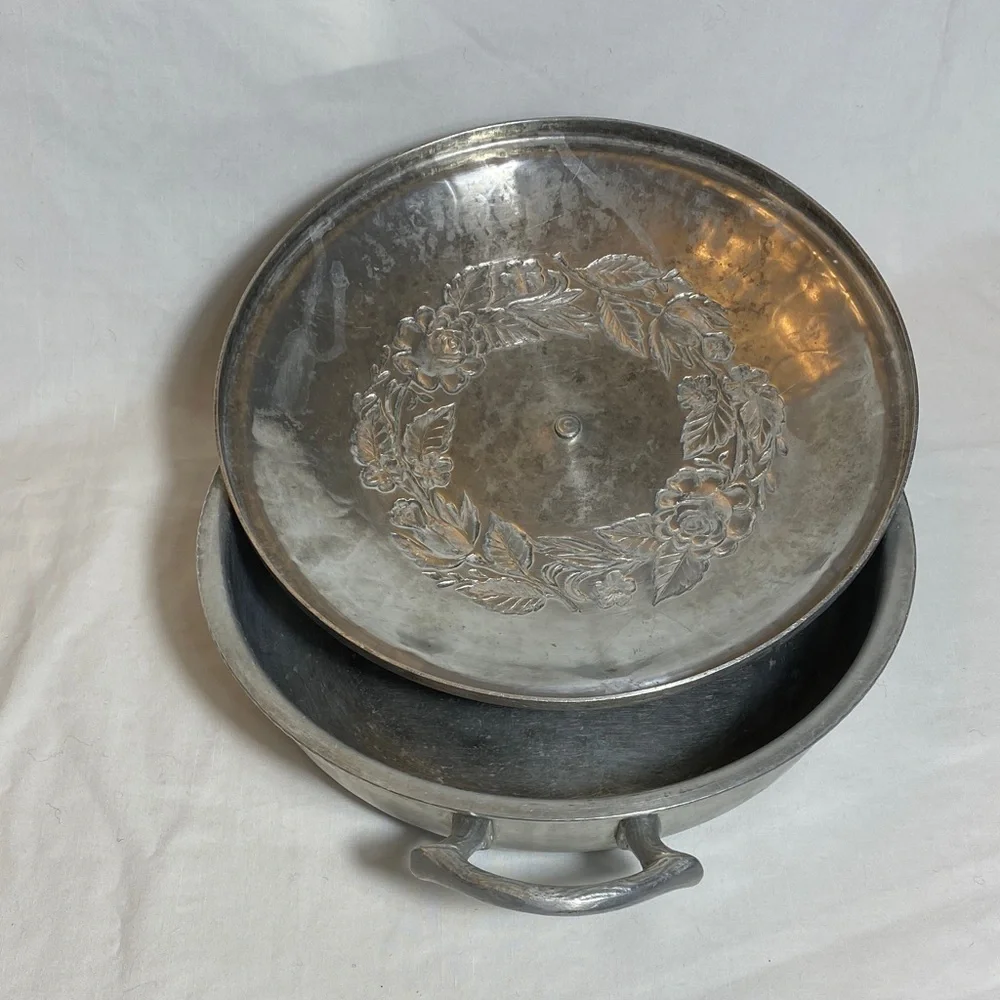 Vintage Everlast Hand-forged Aluminum 10” Casserole with Decorative Lid